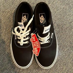 Vans Black and White Authentic